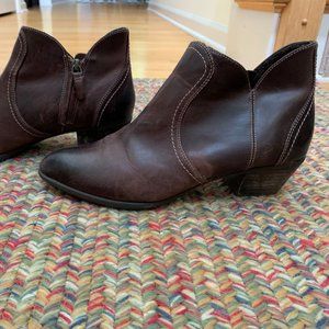 Ariat Brown leather booties